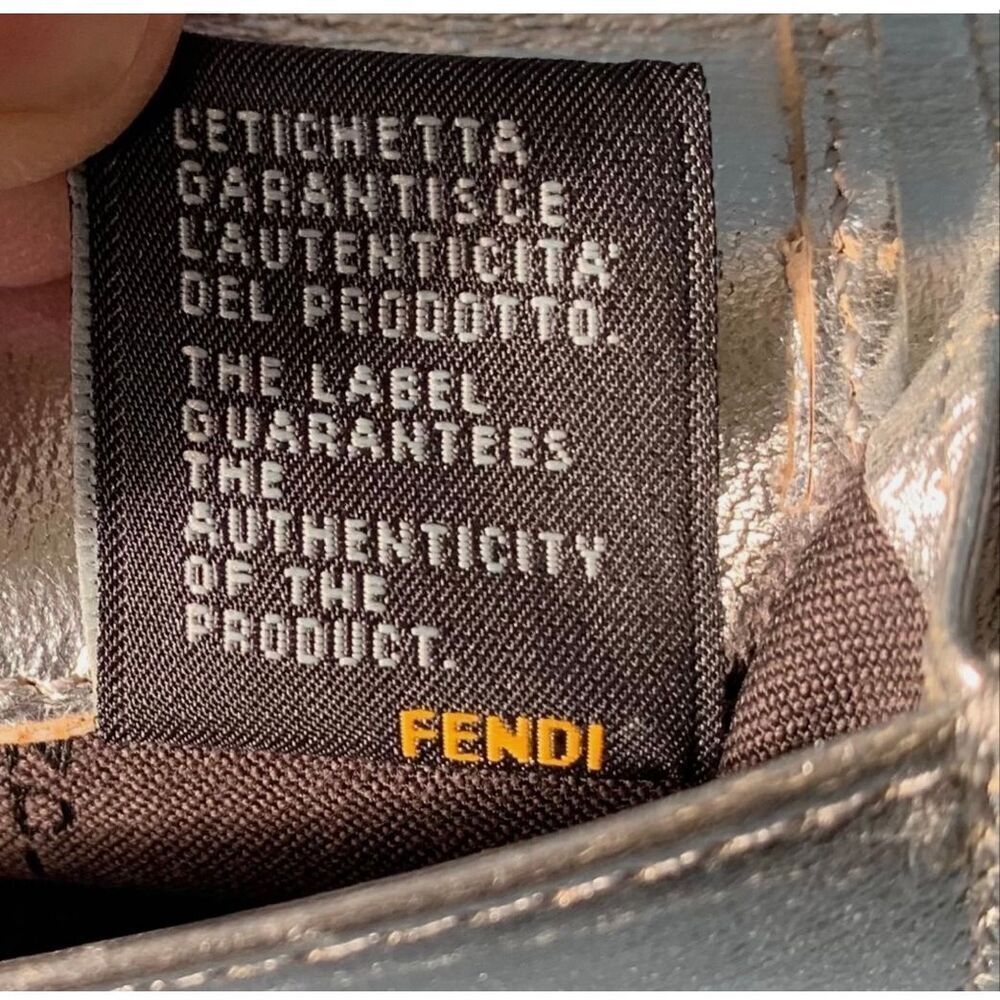 FENDI Metallic Calfskin Wallet On Chain Silver Clutch Purse AUTHENTIC $3800 - Picture 10 of 15